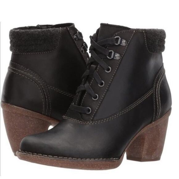 Clark’s Artisan Collection Carleta Crane Lace Up Leather Heeled Bootie size 11 - Picture 1 of 16